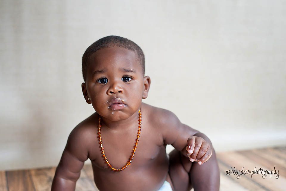 Pittsburgh children's photographer first birthday cake smash pittsburgh