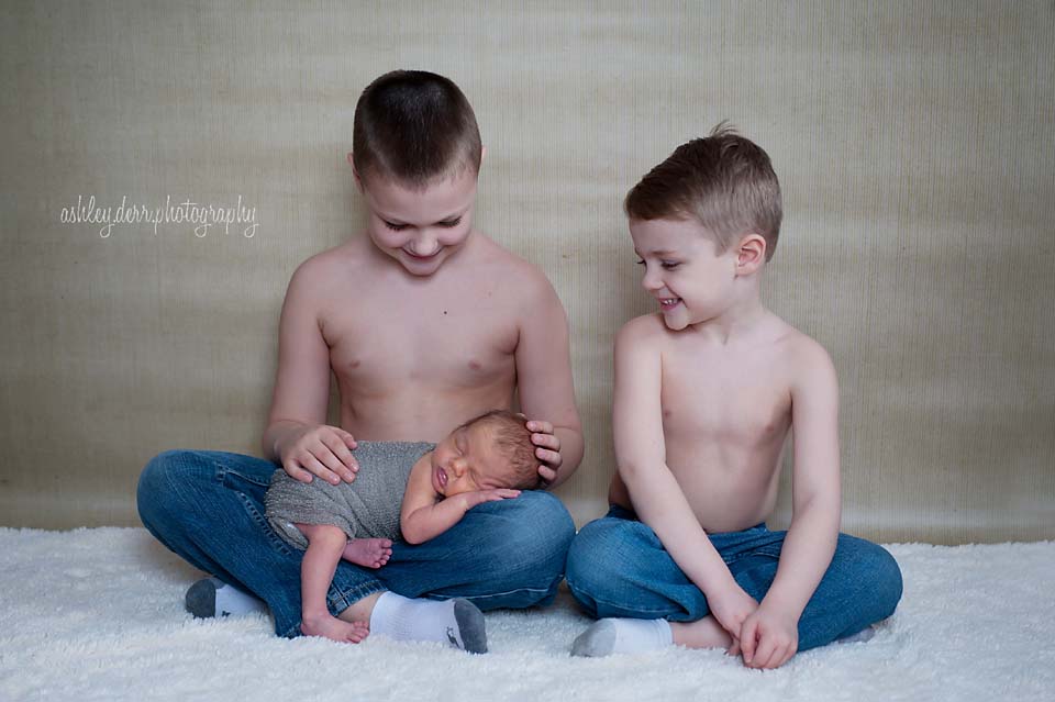 Newborn Photographer Pittsburgh