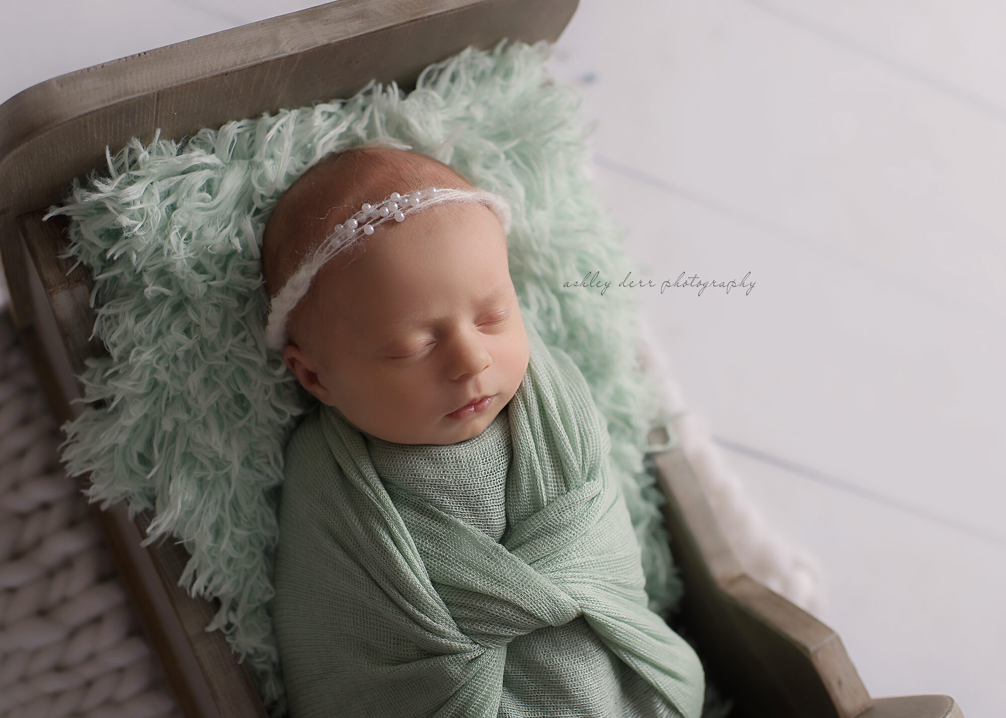newborn photographers in pittsburgh