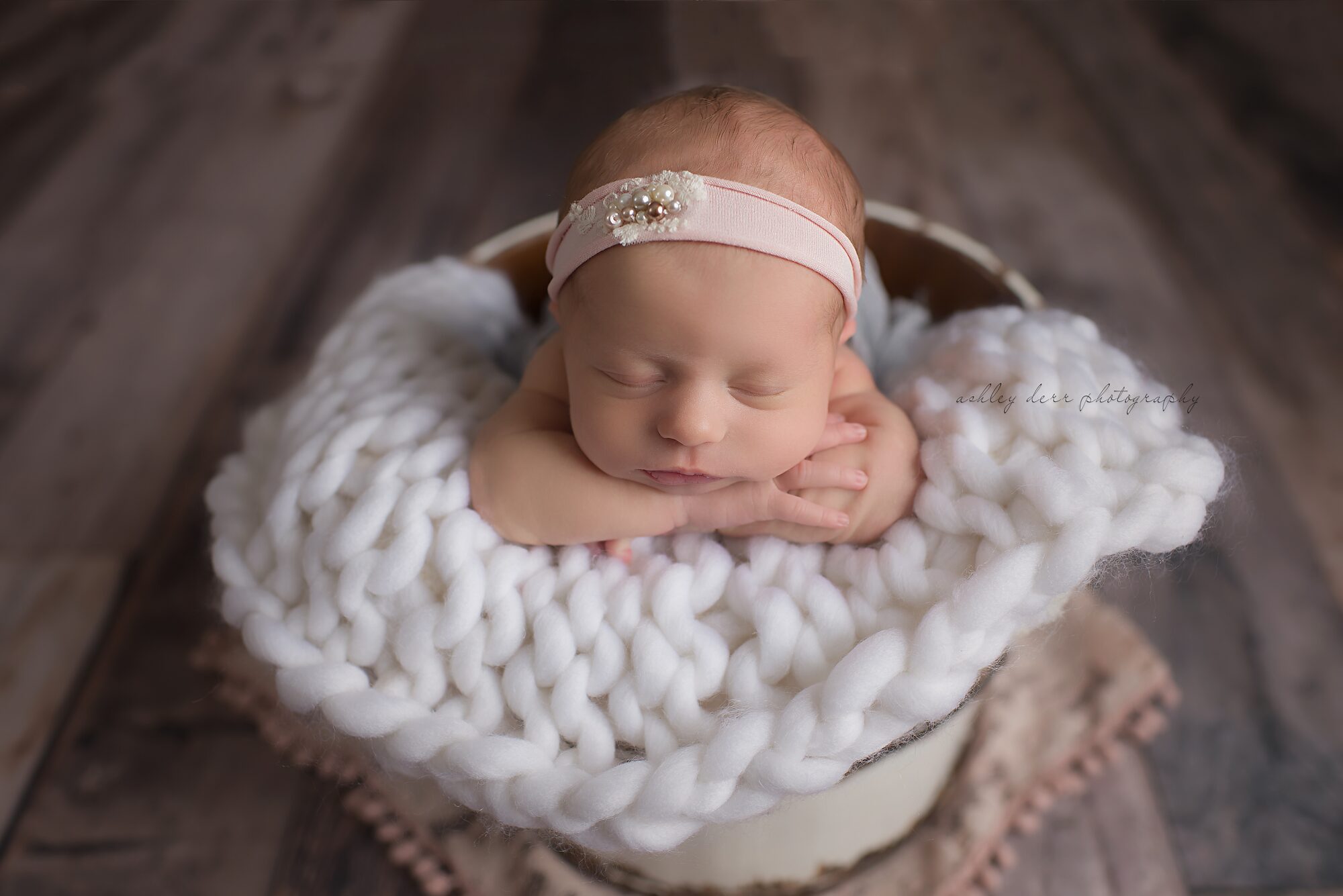 newborn photographers in pittsburgh