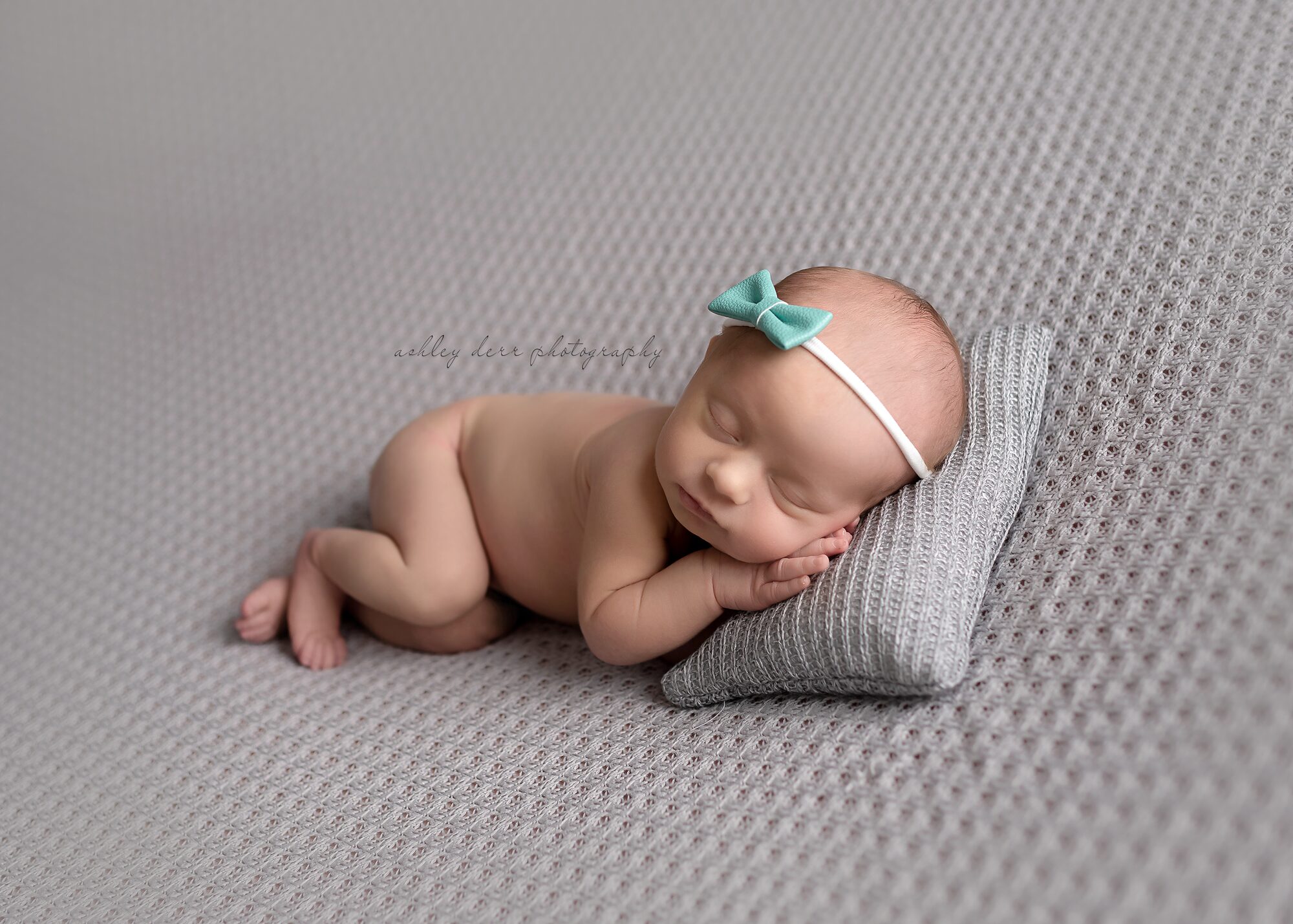 newborn photographers in pittsburgh