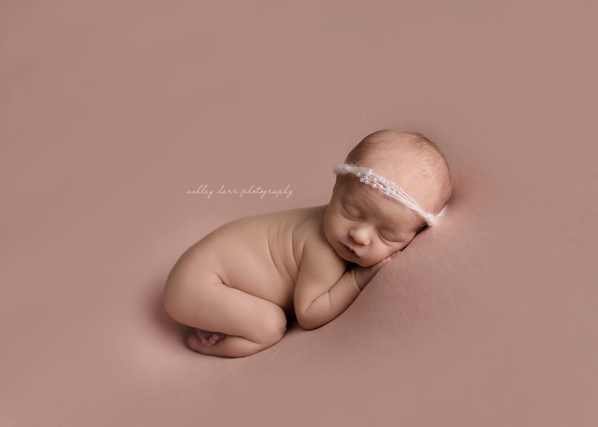 newborn photographers in pittsburgh