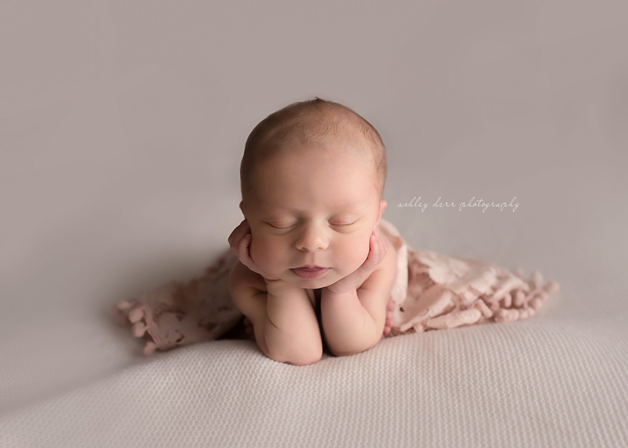 newborn photographers in pittsburgh