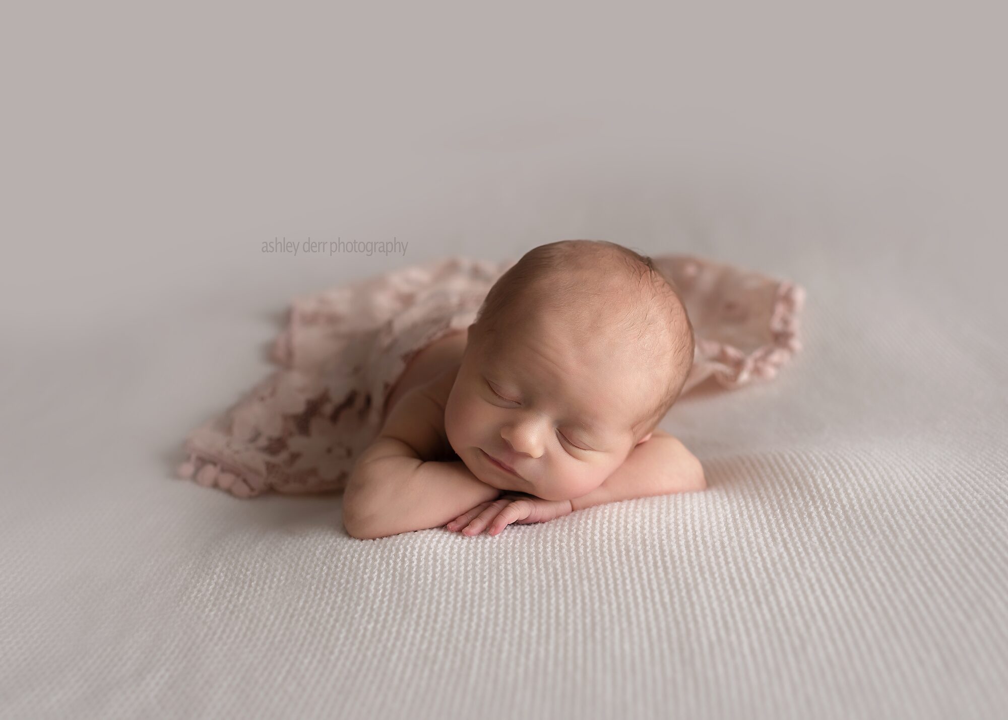 newborn photographers in pittsburgh