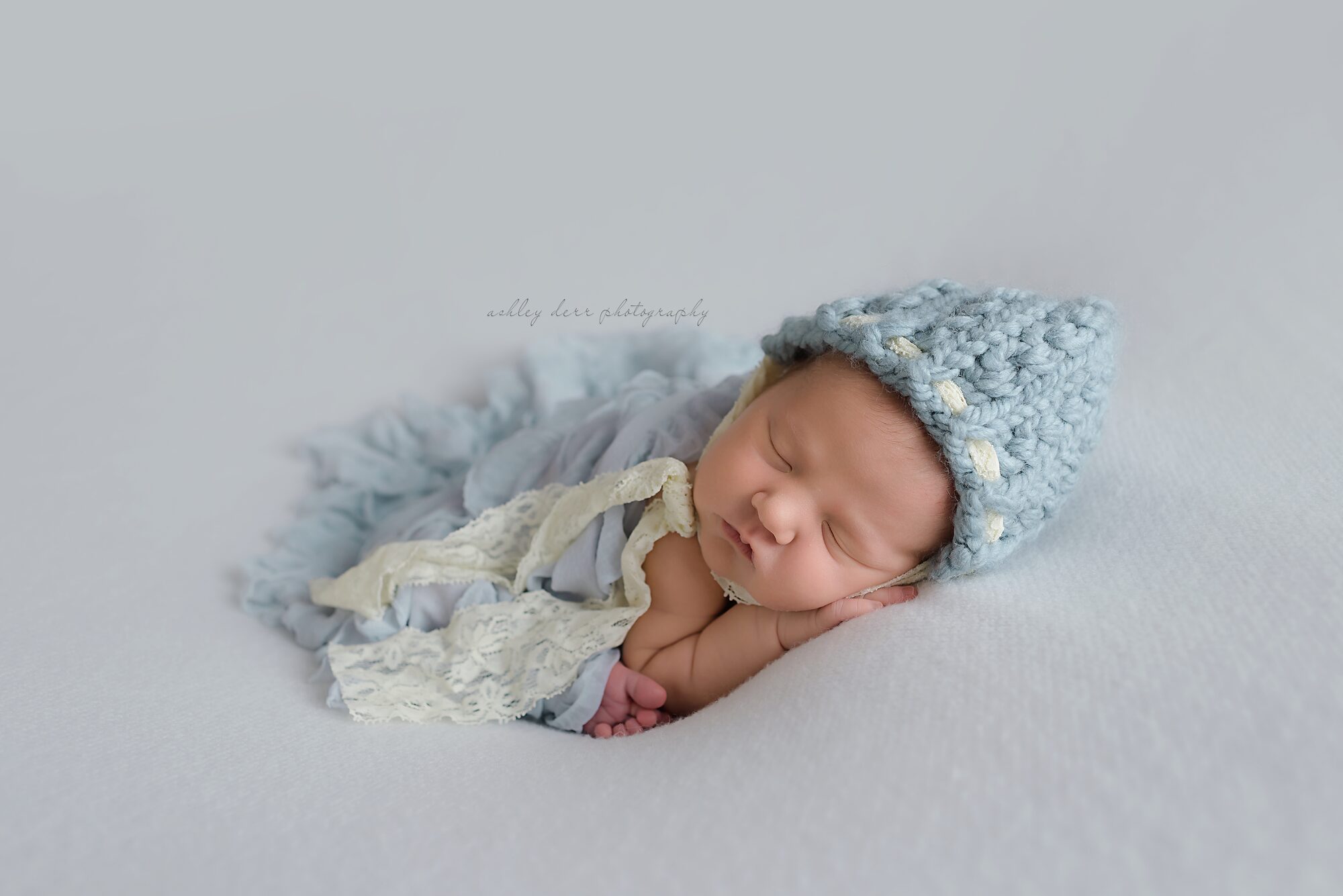 newborn photographer 15136