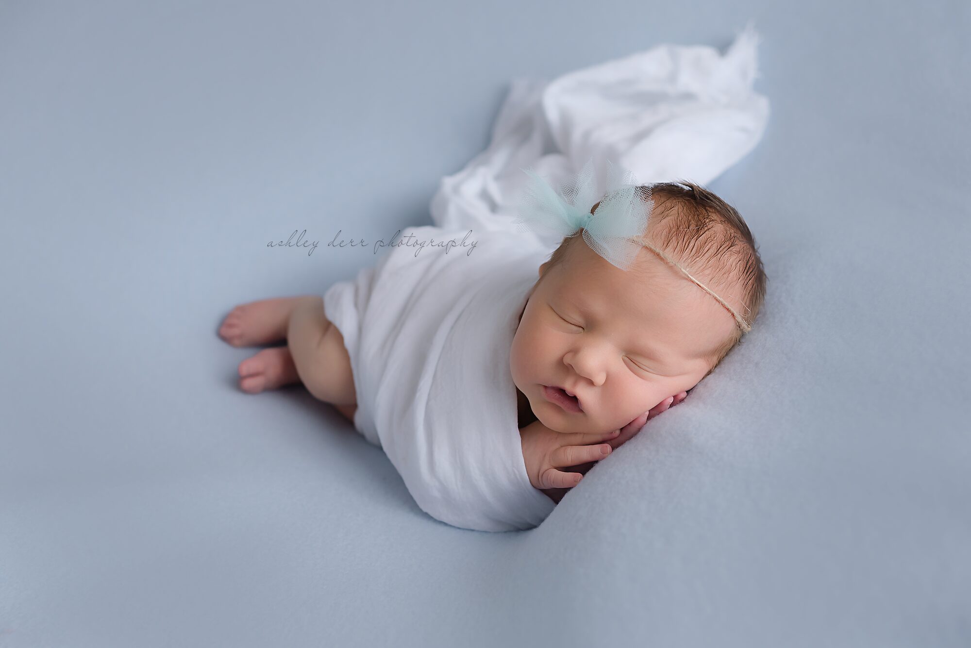 newborn photographer 15136