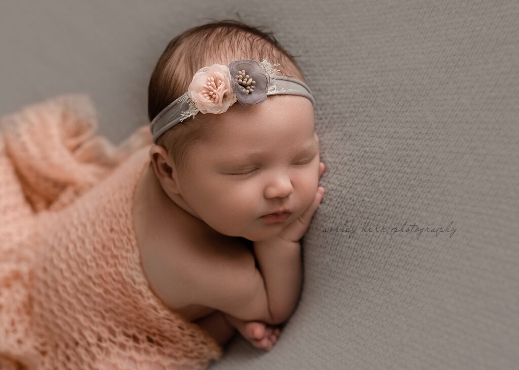 pittsburgh newborn photographer near 15221