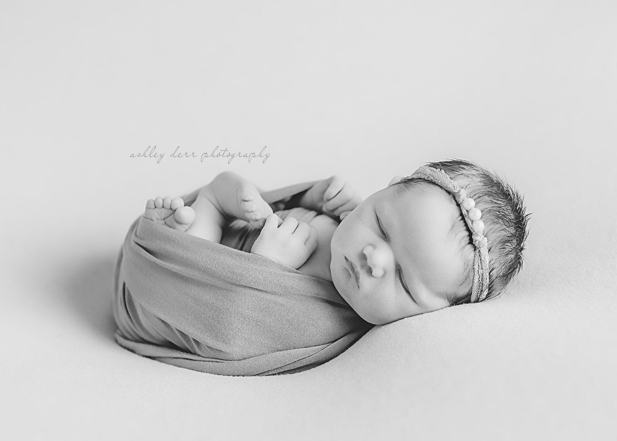 newborn photographer 16063