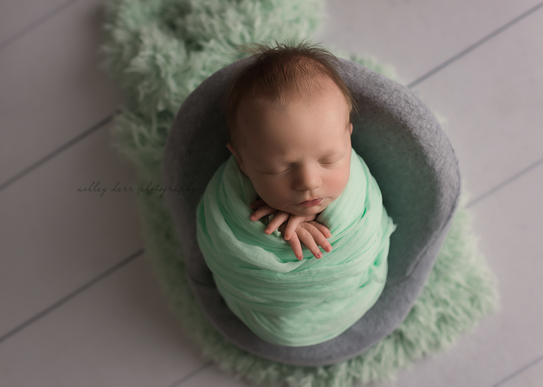 newborn photographer pittsburgh 