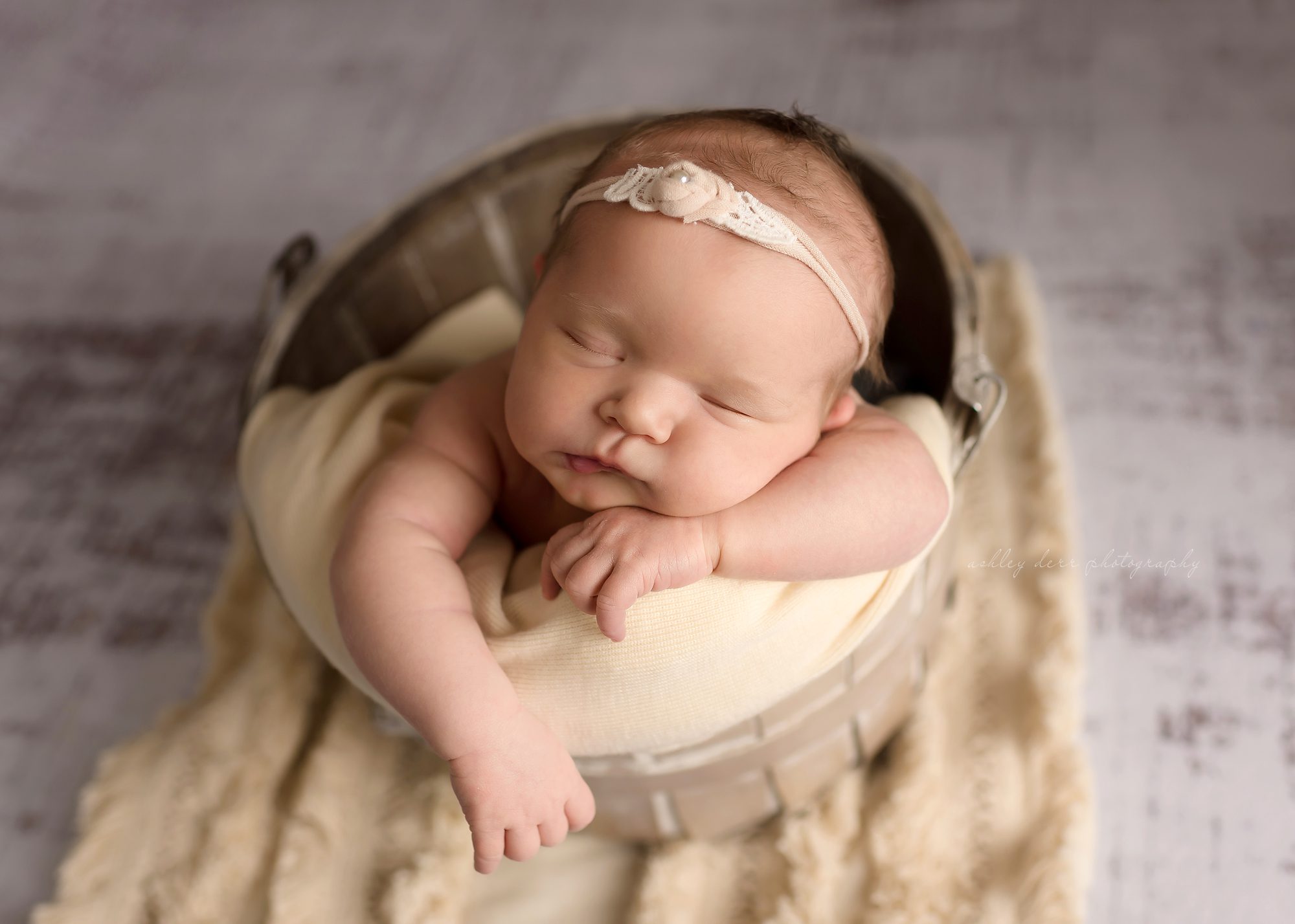 Newborn photographer 15214