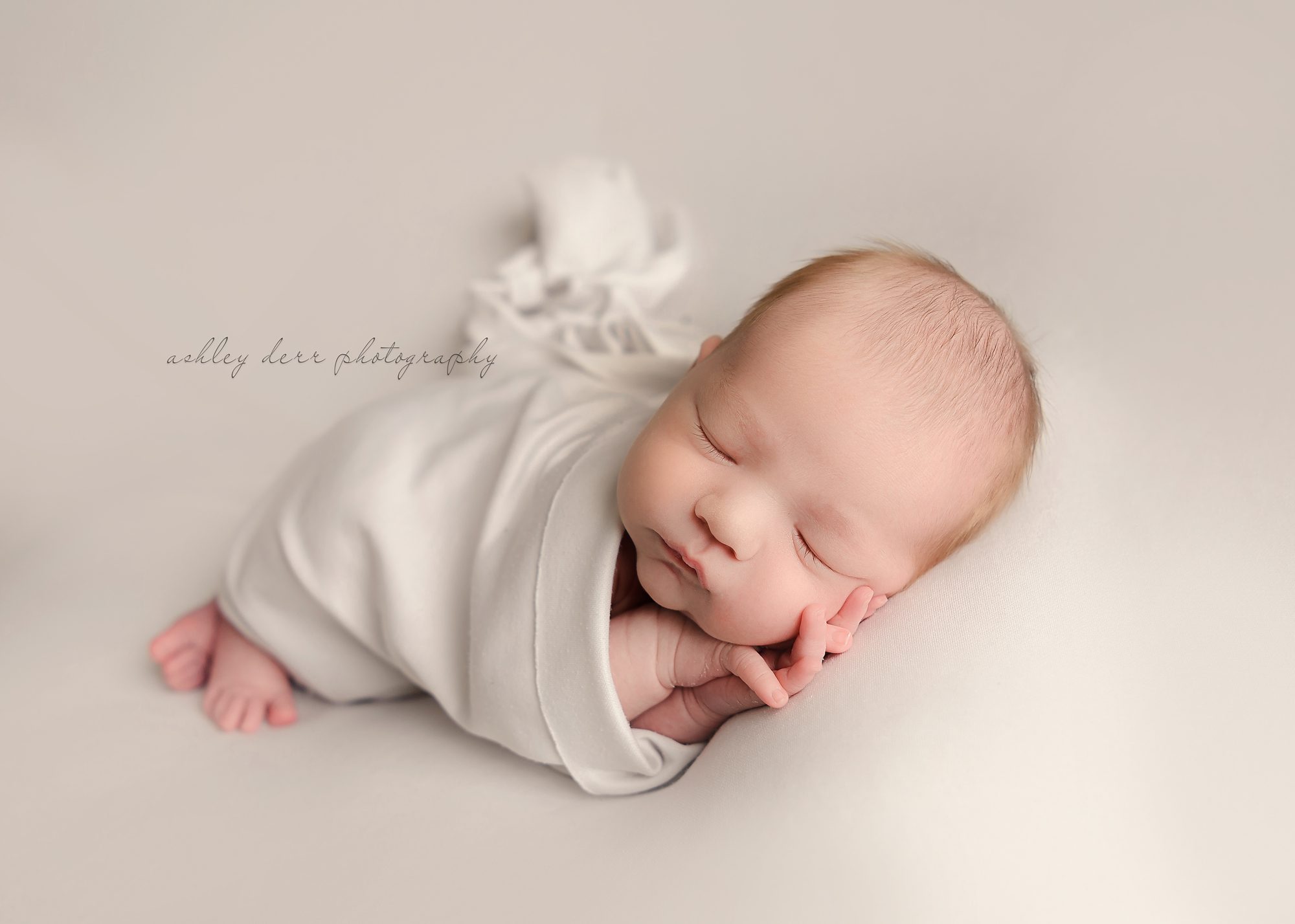 Pittsburgh newborn photographer