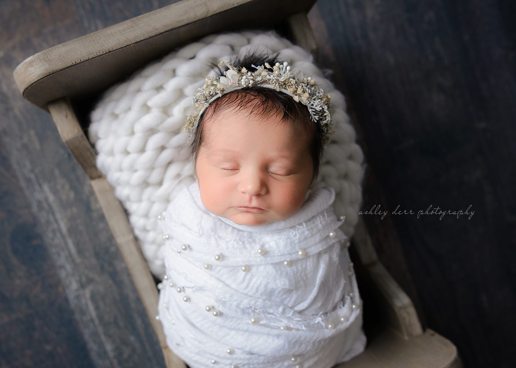Pittsburgh newborn photographer 15239