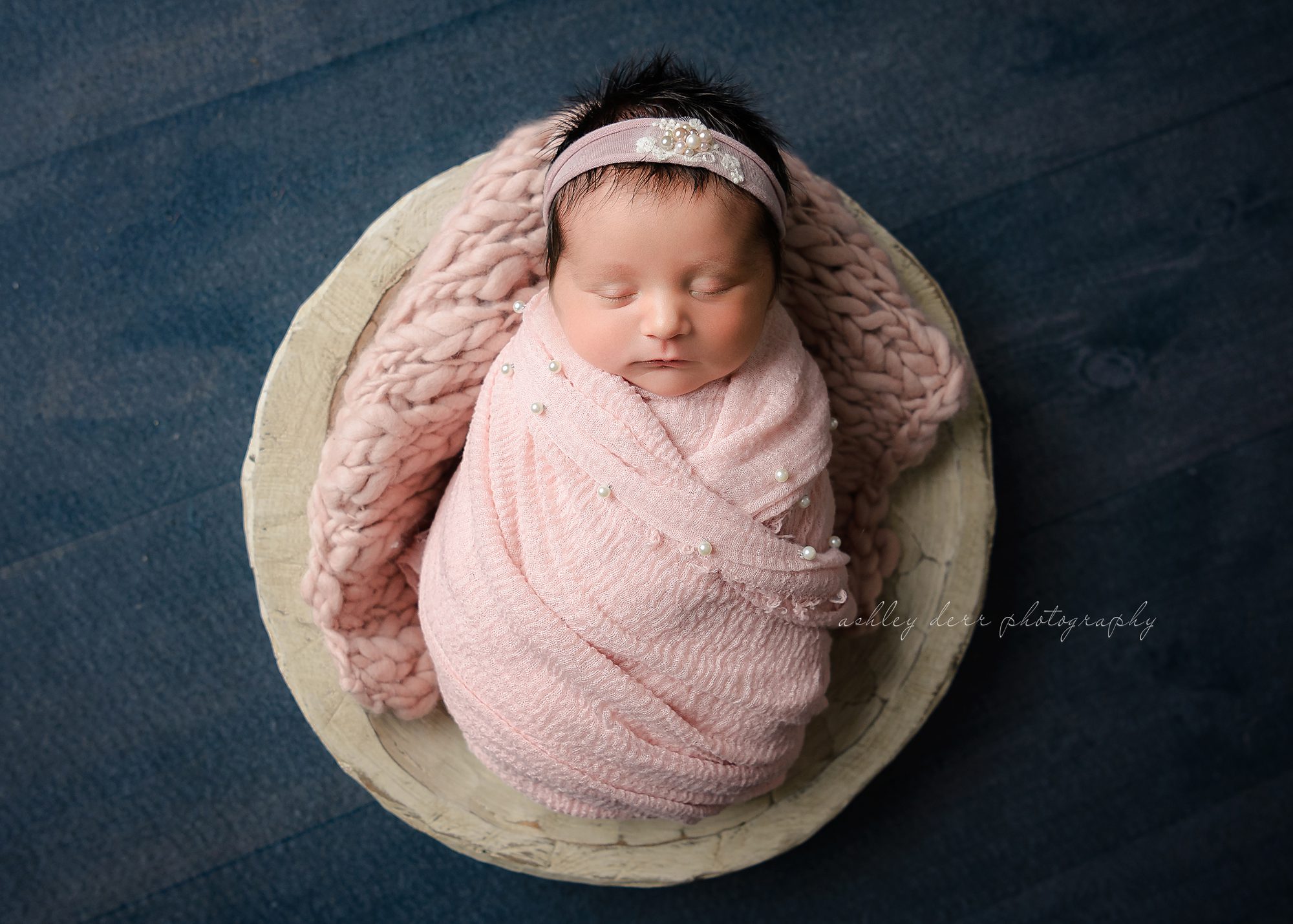 Pittsburgh newborn photographer 15239