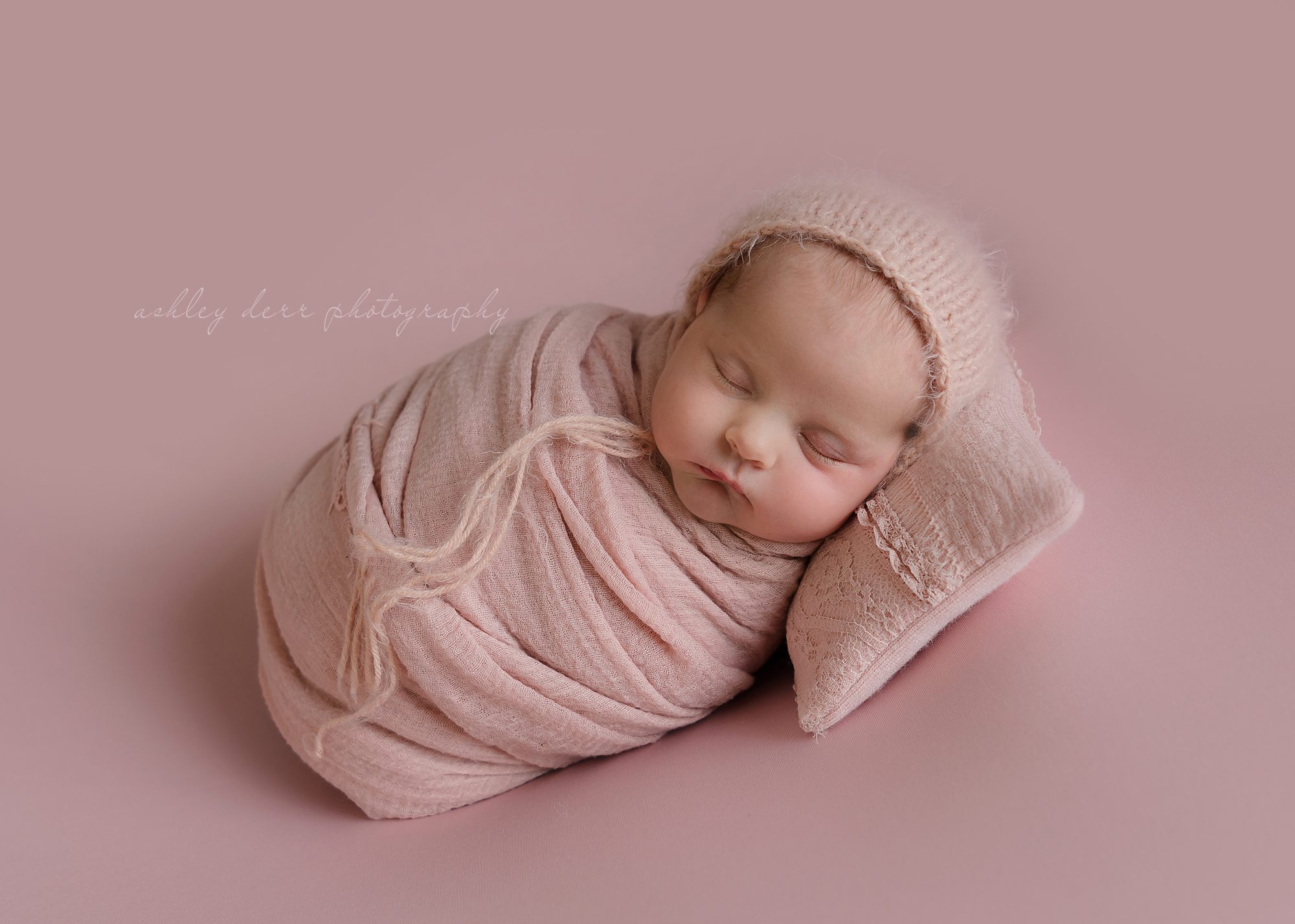 Newborn photographer Pittsburgh