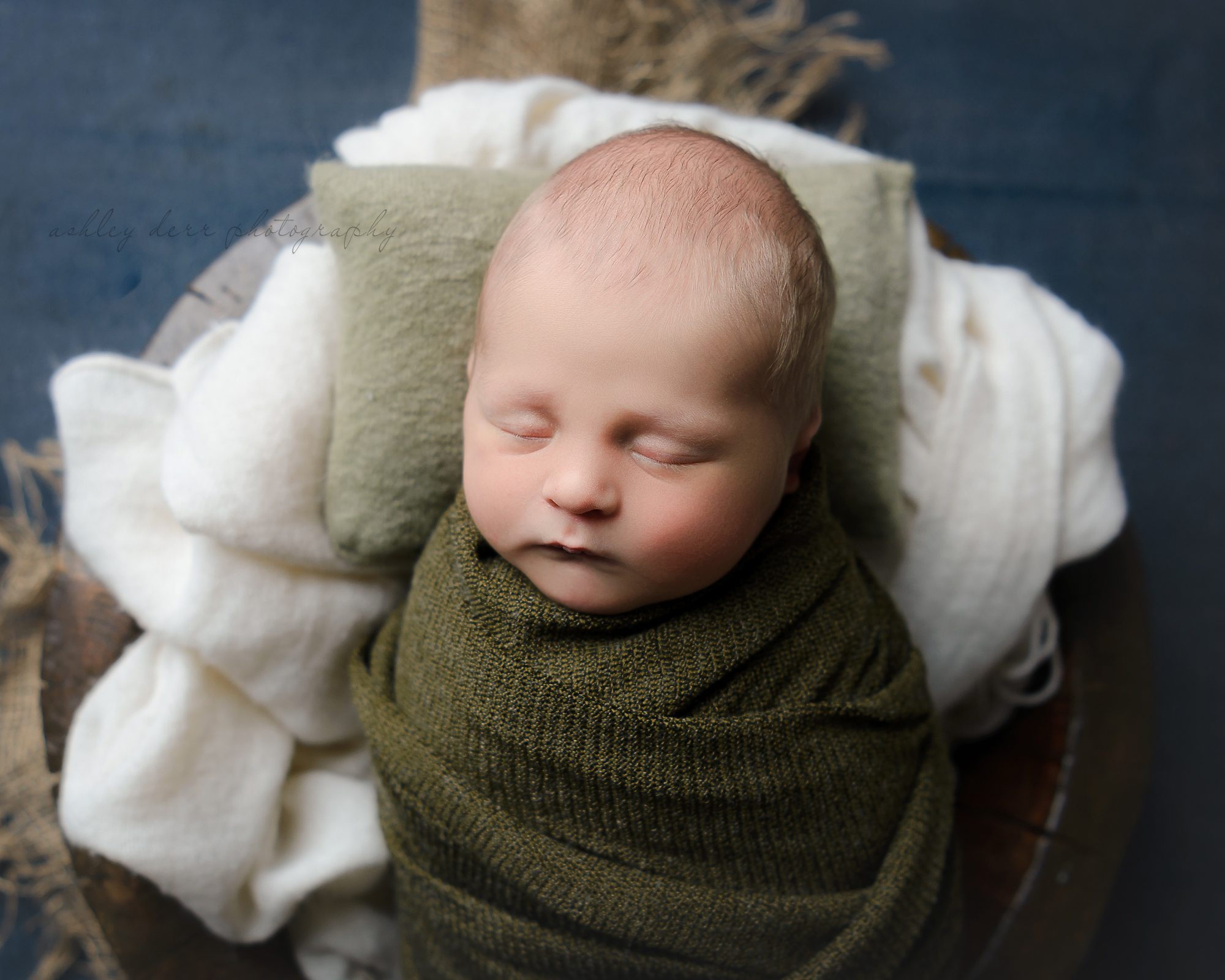 top newborn photographer Pittsburgh