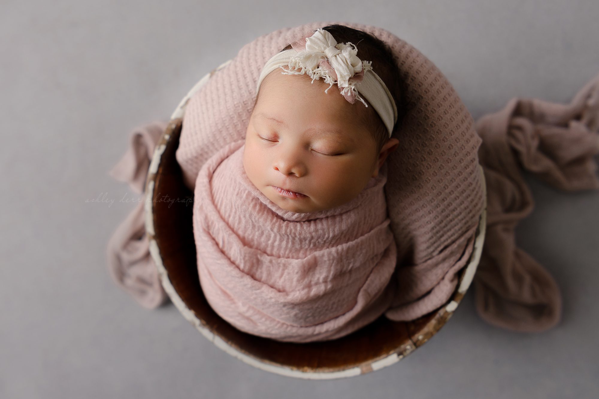 Newborn photographer Pittsburgh