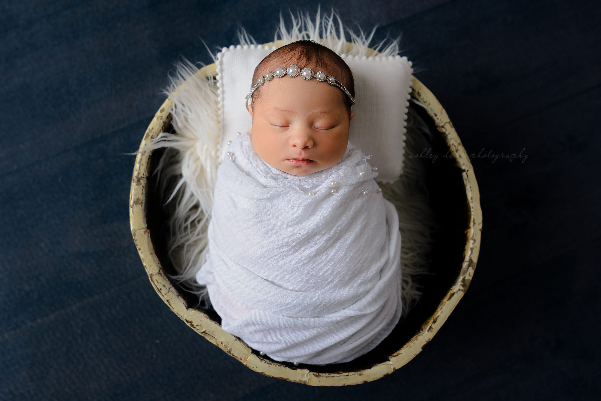Newborn photographer Pittsburgh