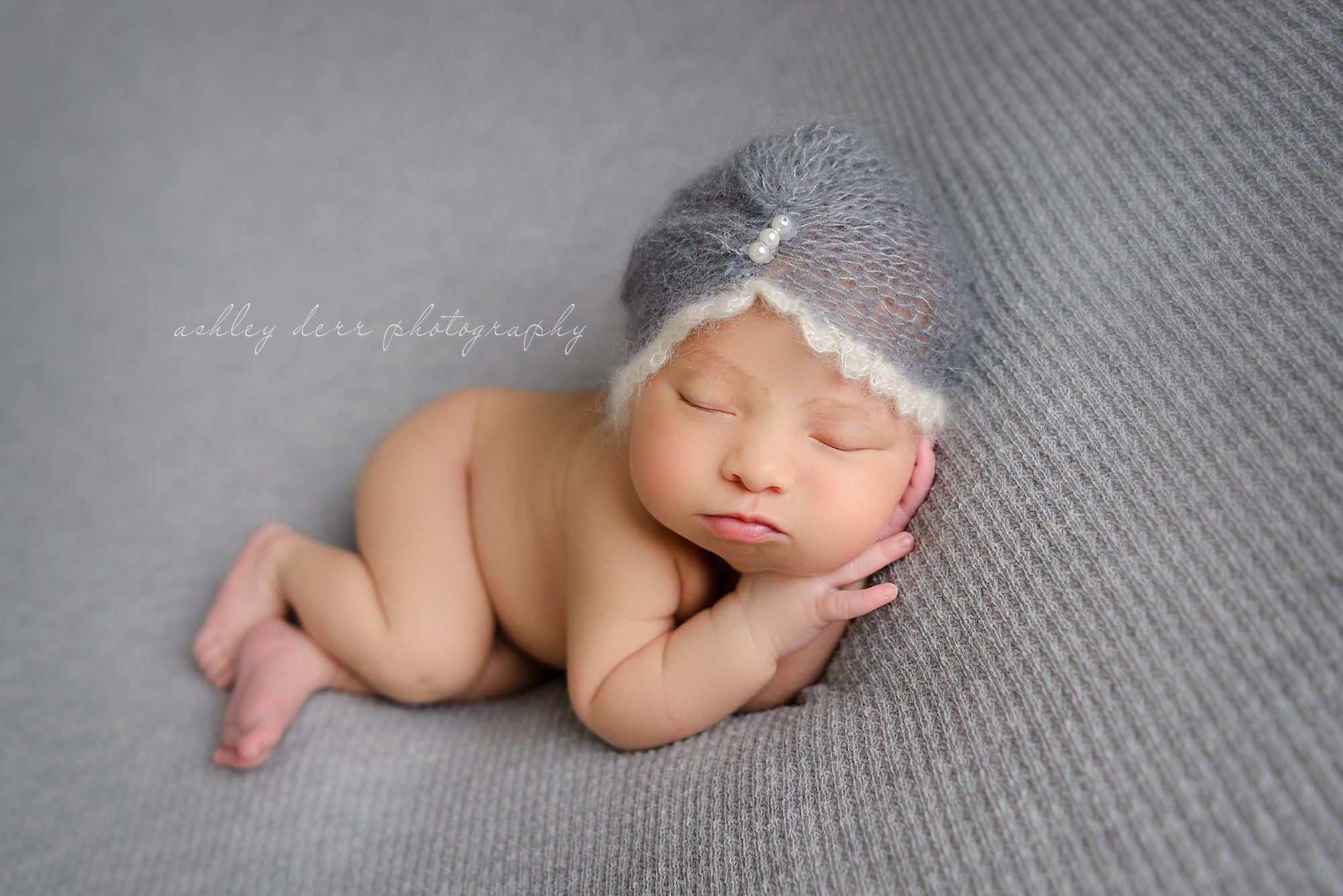 Newborn photographer Pittsburgh