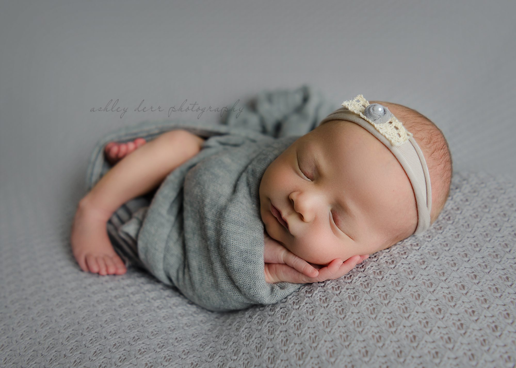 Pittsburgh newborn baby photographer
