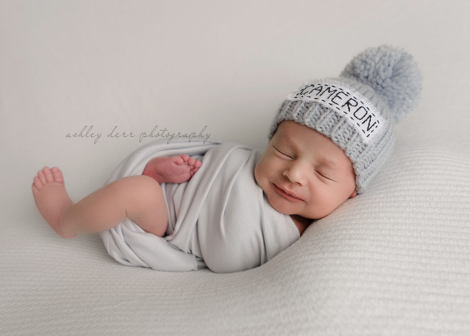 best pittsburgh newborn photographer