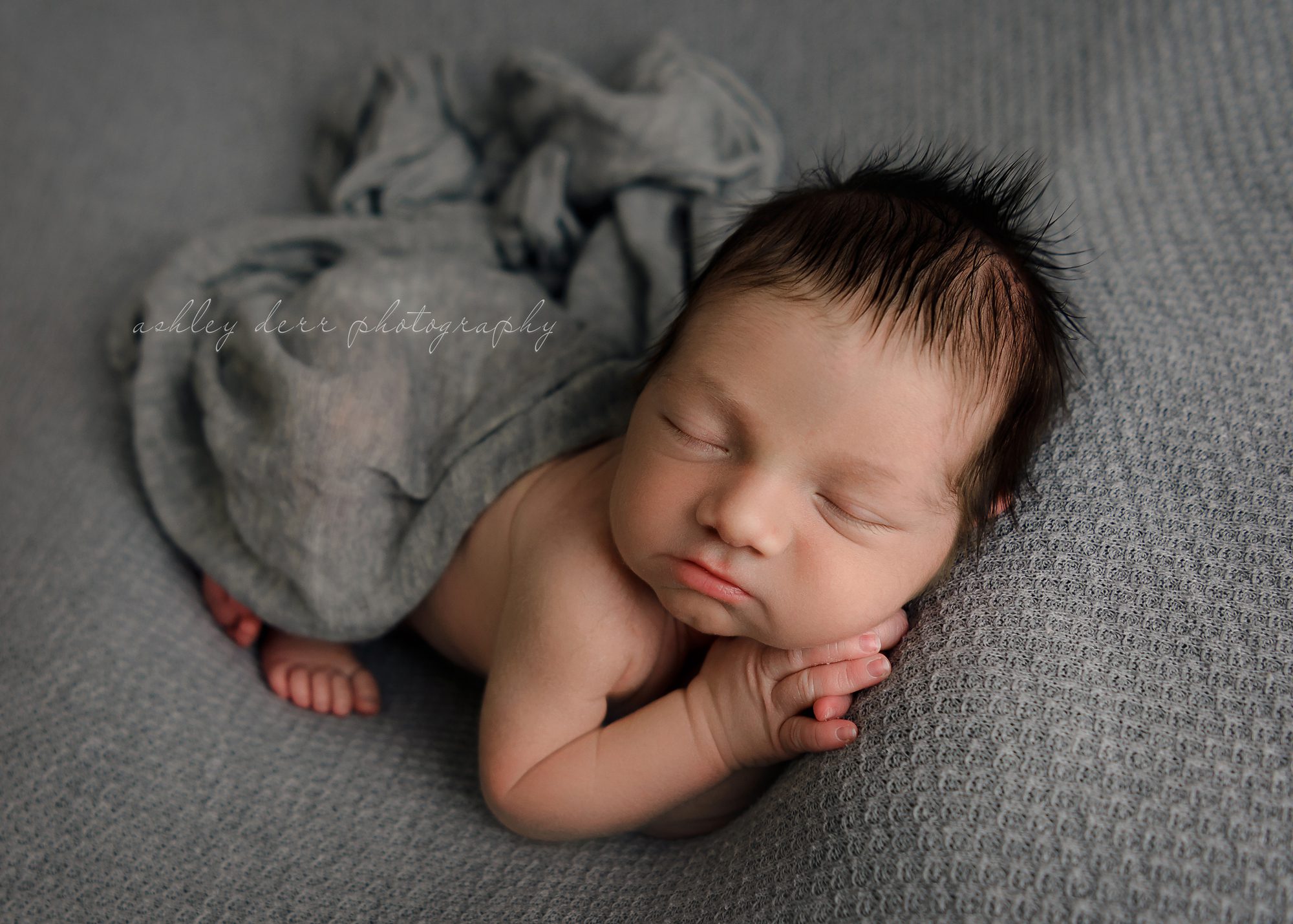 Best Pittsburgh Newborn Photographer